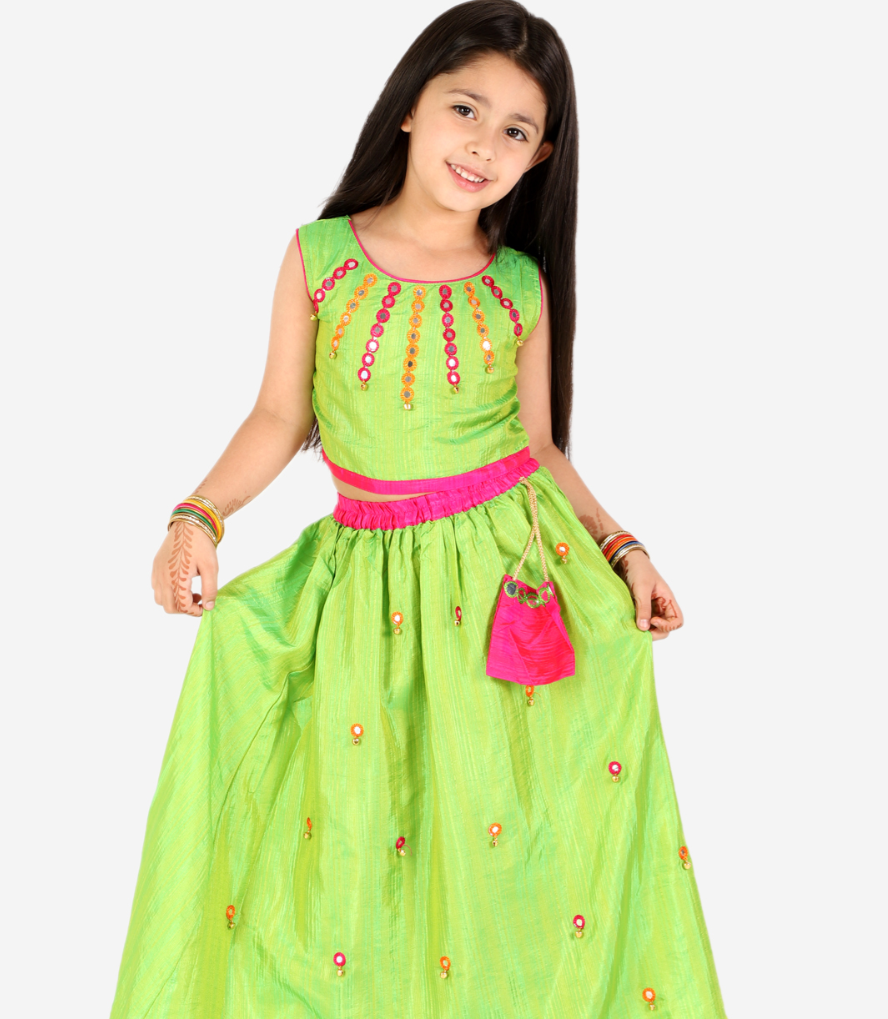 Meesho, looking for a lehenga for my 4 year old and saw this, wtf thy have  made boobs for kids blouse : r/InstaCelebsGossip